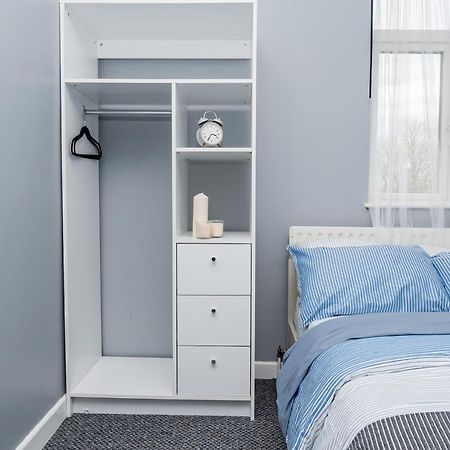 Shirley House 2, Self Catering Guest House, Self Check In, Smart Locks, 10 Min Walk To Southampton General, Aspire And Princess Anne Hospitals, Access To Fully Equipped Kitchen, Excellent Transport Links, Ideal For Longer Stays And Hospital Shifts Kültér fotó