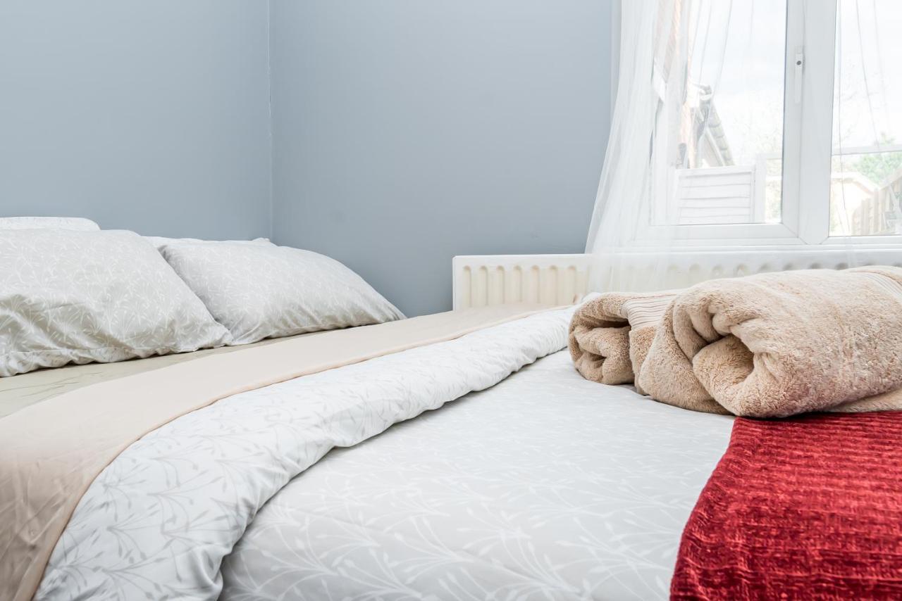 Shirley House 2, Self Catering Guest House, Self Check In, Smart Locks, 10 Min Walk To Southampton General, Aspire And Princess Anne Hospitals, Access To Fully Equipped Kitchen, Excellent Transport Links, Ideal For Longer Stays And Hospital Shifts Kültér fotó
