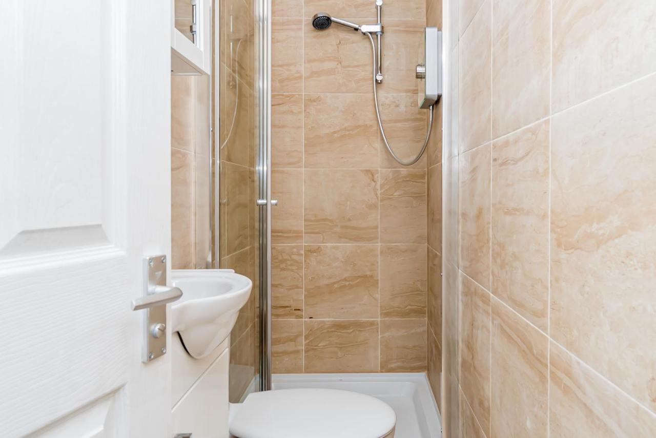 Shirley House 2, Self Catering Guest House, Self Check In, Smart Locks, 10 Min Walk To Southampton General, Aspire And Princess Anne Hospitals, Access To Fully Equipped Kitchen, Excellent Transport Links, Ideal For Longer Stays And Hospital Shifts Kültér fotó