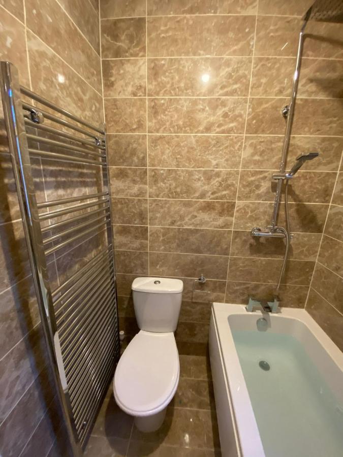 Shirley House 2, Self Catering Guest House, Self Check In, Smart Locks, 10 Min Walk To Southampton General, Aspire And Princess Anne Hospitals, Access To Fully Equipped Kitchen, Excellent Transport Links, Ideal For Longer Stays And Hospital Shifts Kültér fotó