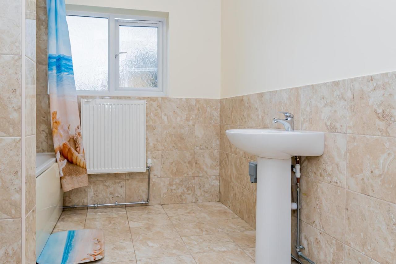 Shirley House 2, Self Catering Guest House, Self Check In, Smart Locks, 10 Min Walk To Southampton General, Aspire And Princess Anne Hospitals, Access To Fully Equipped Kitchen, Excellent Transport Links, Ideal For Longer Stays And Hospital Shifts Kültér fotó