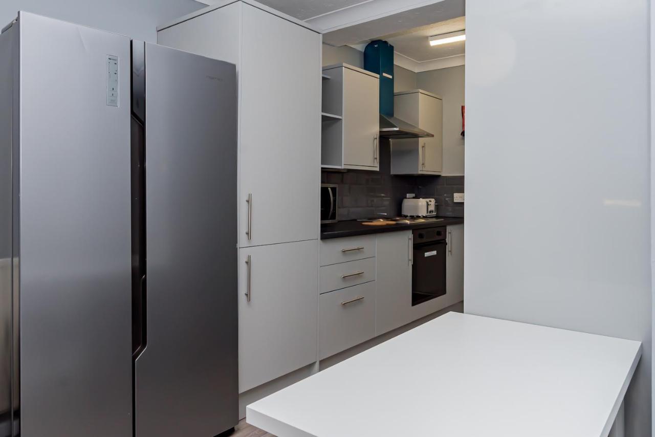 Shirley House 2, Self Catering Guest House, Self Check In, Smart Locks, 10 Min Walk To Southampton General, Aspire And Princess Anne Hospitals, Access To Fully Equipped Kitchen, Excellent Transport Links, Ideal For Longer Stays And Hospital Shifts Kültér fotó
