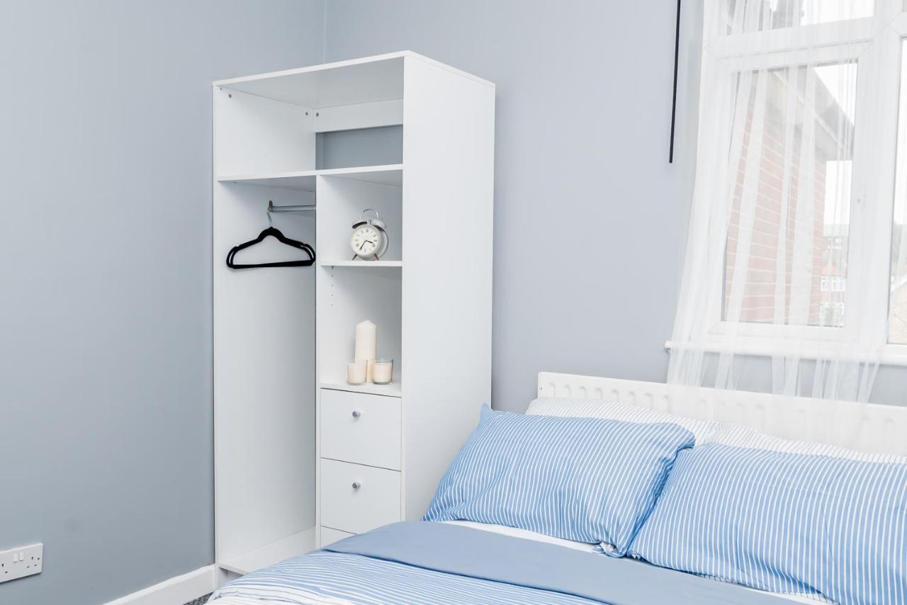 Shirley House 2, Self Catering Guest House, Self Check In, Smart Locks, 10 Min Walk To Southampton General, Aspire And Princess Anne Hospitals, Access To Fully Equipped Kitchen, Excellent Transport Links, Ideal For Longer Stays And Hospital Shifts Kültér fotó