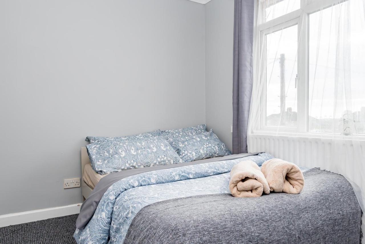 Shirley House 2, Self Catering Guest House, Self Check In, Smart Locks, 10 Min Walk To Southampton General, Aspire And Princess Anne Hospitals, Access To Fully Equipped Kitchen, Excellent Transport Links, Ideal For Longer Stays And Hospital Shifts Kültér fotó