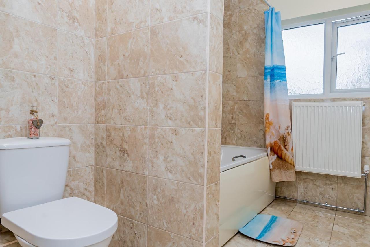 Shirley House 2, Self Catering Guest House, Self Check In, Smart Locks, 10 Min Walk To Southampton General, Aspire And Princess Anne Hospitals, Access To Fully Equipped Kitchen, Excellent Transport Links, Ideal For Longer Stays And Hospital Shifts Kültér fotó