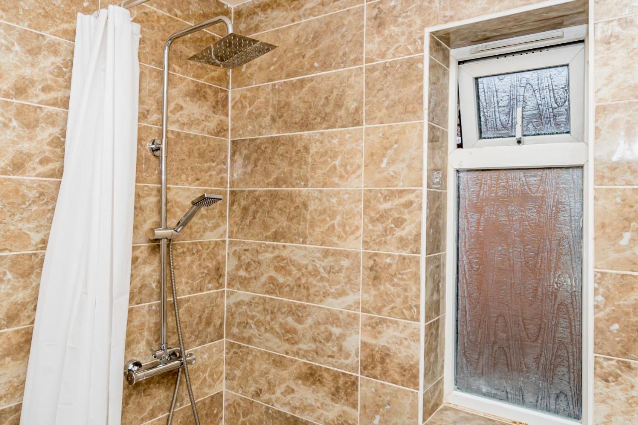 Shirley House 2, Self Catering Guest House, Self Check In, Smart Locks, 10 Min Walk To Southampton General, Aspire And Princess Anne Hospitals, Access To Fully Equipped Kitchen, Excellent Transport Links, Ideal For Longer Stays And Hospital Shifts Kültér fotó